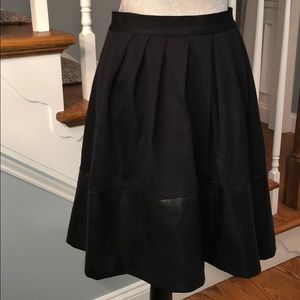Banana Republic black/leather trimmed skirt
